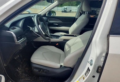2024 Toyota Grand Highlander XLE Sport Utility 4D - 5TDAAAA55RS011510 photo 11