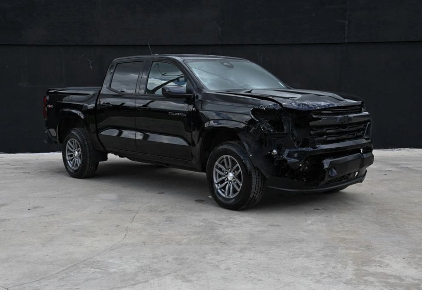 2024 Chevrolet Colorado LT - 1GCGTCEC8R1129458 photo 2