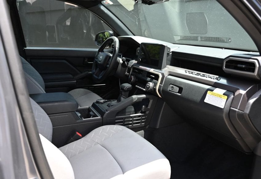 2025 Toyota Tacoma SR5 - 3TMLB5JN1SM168065 photo 15