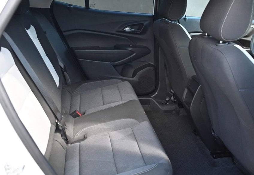 2025 Chevrolet Trax LS - KL77LFEP1SC119754 photo 11