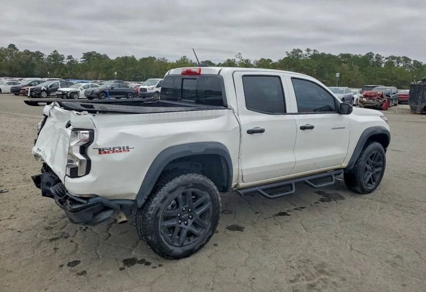 2024 Chevrolet Colorado Trail Boss - 1GCPTEEK5R1283418 photo 4