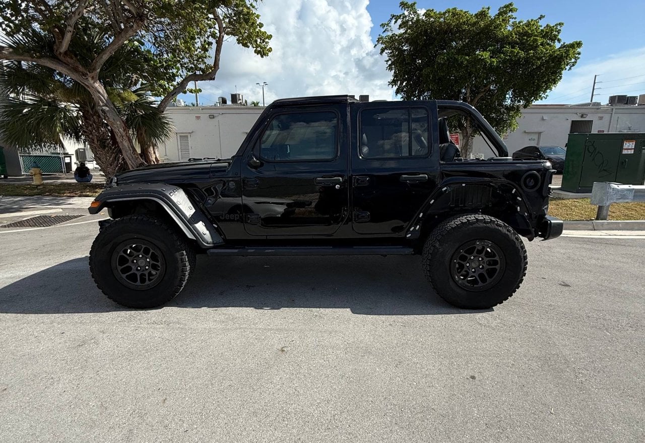 2023 Jeep Wrangler Sport - 1C4HJXDG4PW647119 photo 19