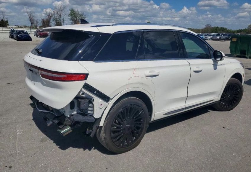 2022 Lincoln Corsair Reserve Sport Utility 4D - 5LMCJ2C96NUL17404 photo 3