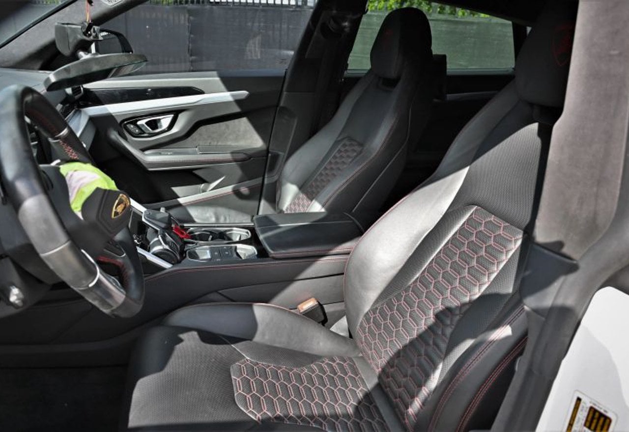 2019 Lamborghini Urus Sport Utility 4D - ZPBUA1ZL7KLA04560 photo 29