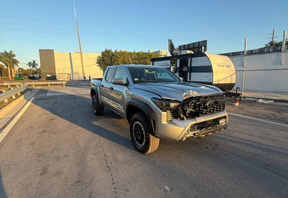 2025 Toyota Tacoma TRD Off-Road - 3TMLB5JN2SM140985 photo 2