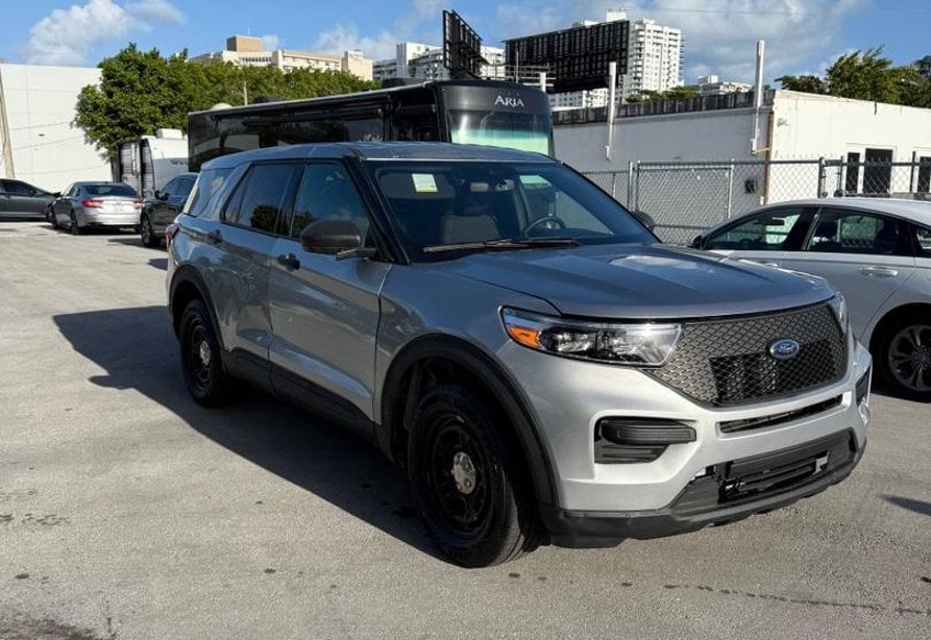 2023 Ford Explorer Police Interceptor Utility - 1FM5K8AB6PGB99096 photo 2