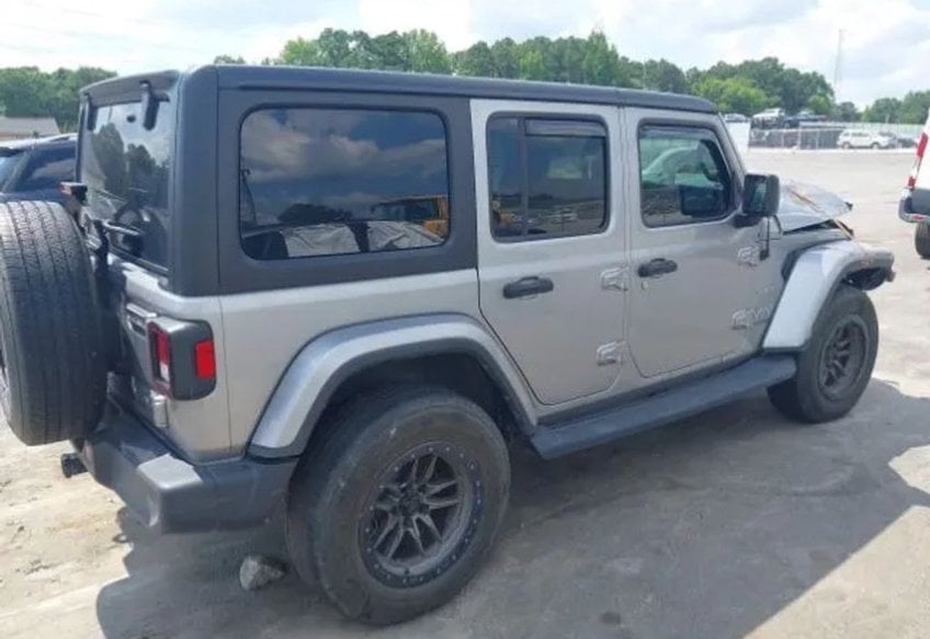 2019 Jeep Wrangler Unlimited Sahara - 1C4HJXEN7KW564466 photo 3