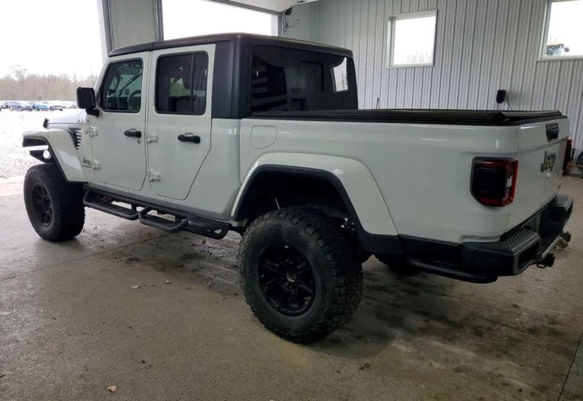 2020 Jeep Gladiator Overland - 1C6HJTFG3LL198931 photo 3