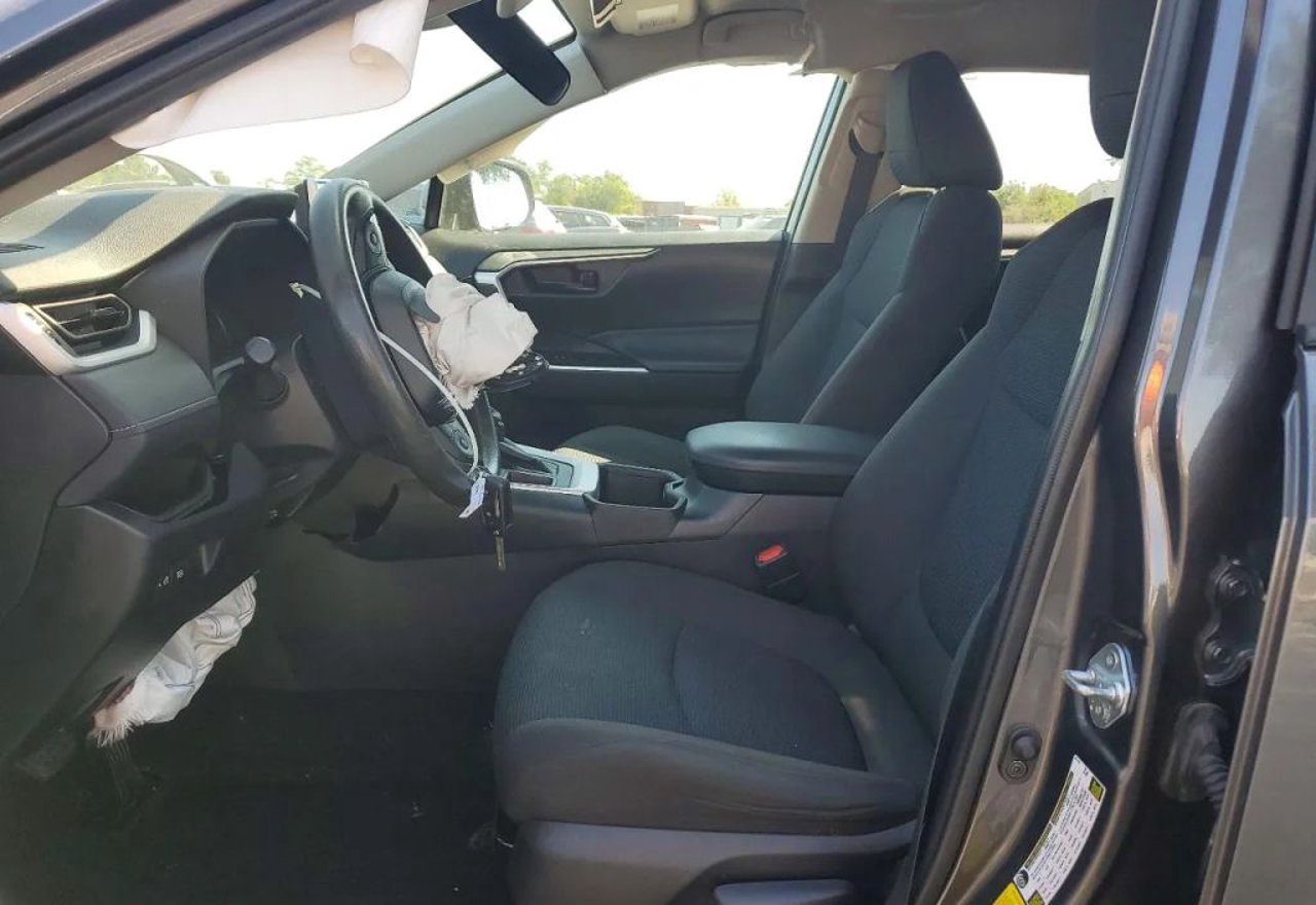 2024 Toyota RAV4 LE - 2T3K1RFV0RC302881 photo 19