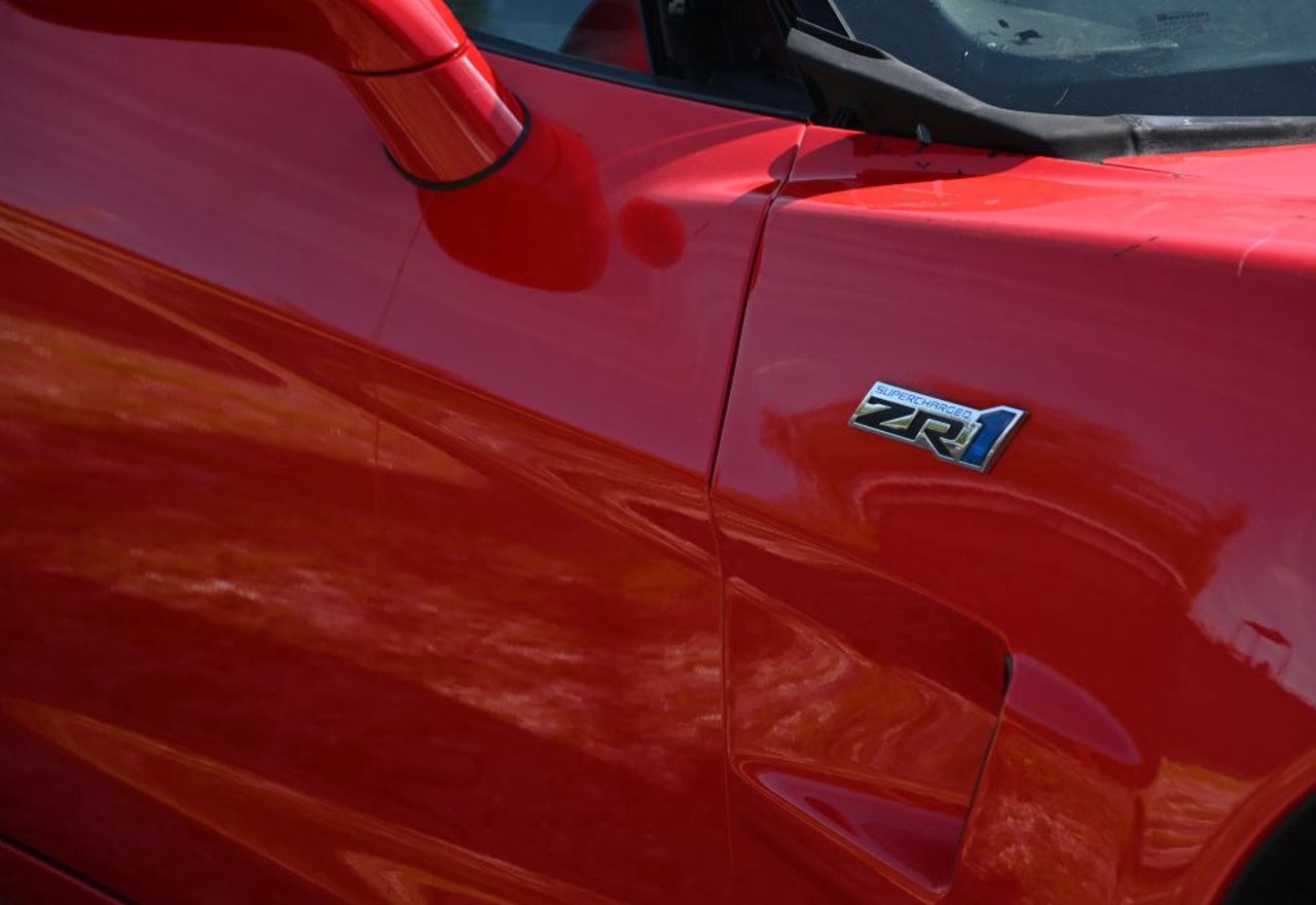 2010 Chevrolet Corvette ZR1 - 1G1YN2DT6A5800352 photo 26