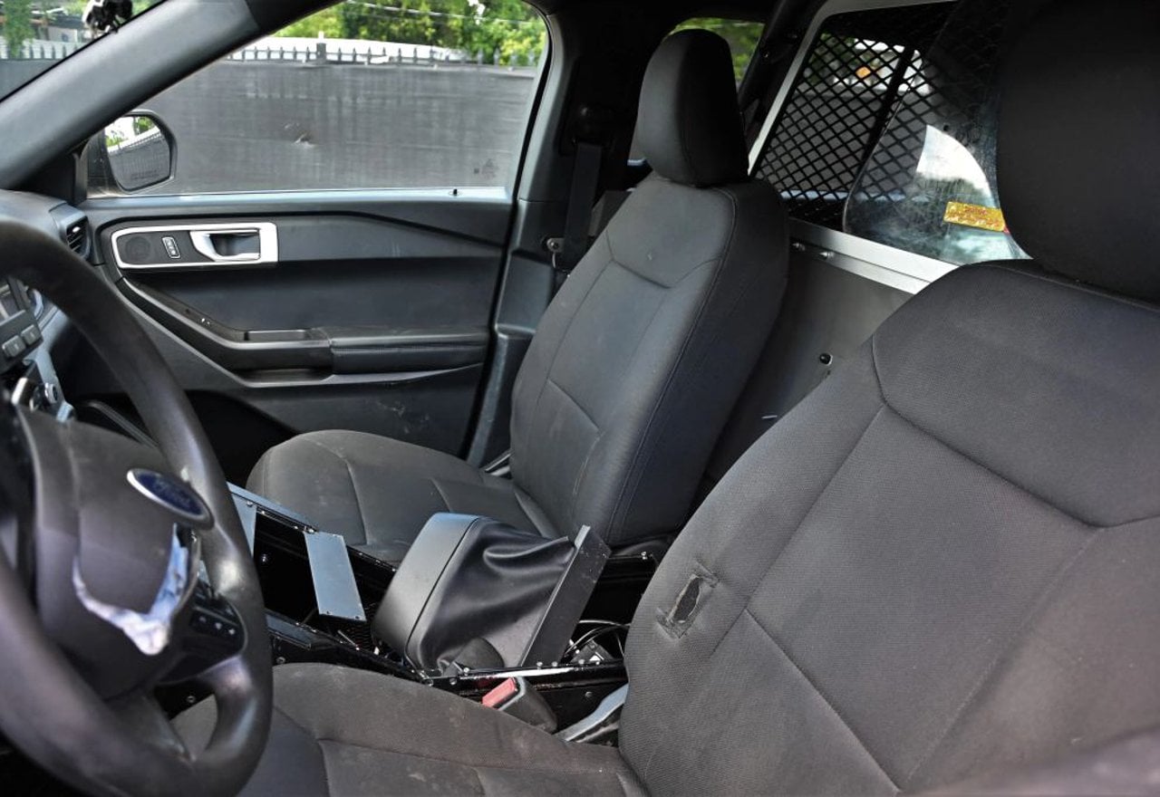 2022 Ford Explorer Hybrid Police Interceptor Utility - 1FM5K8AWXNNA00949 photo 25