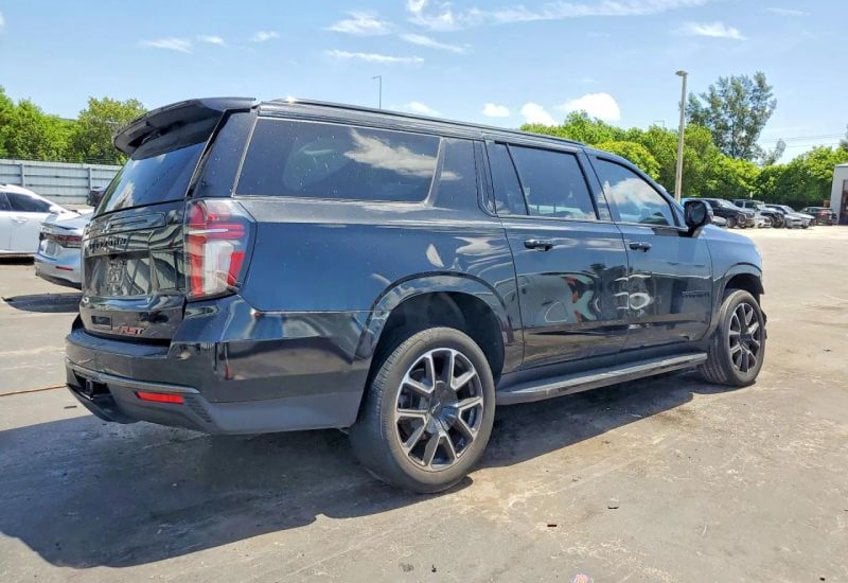 2022 Chevrolet Suburban RST Sport Utility 4D - 1GNSKEKD9NR127484 photo 3