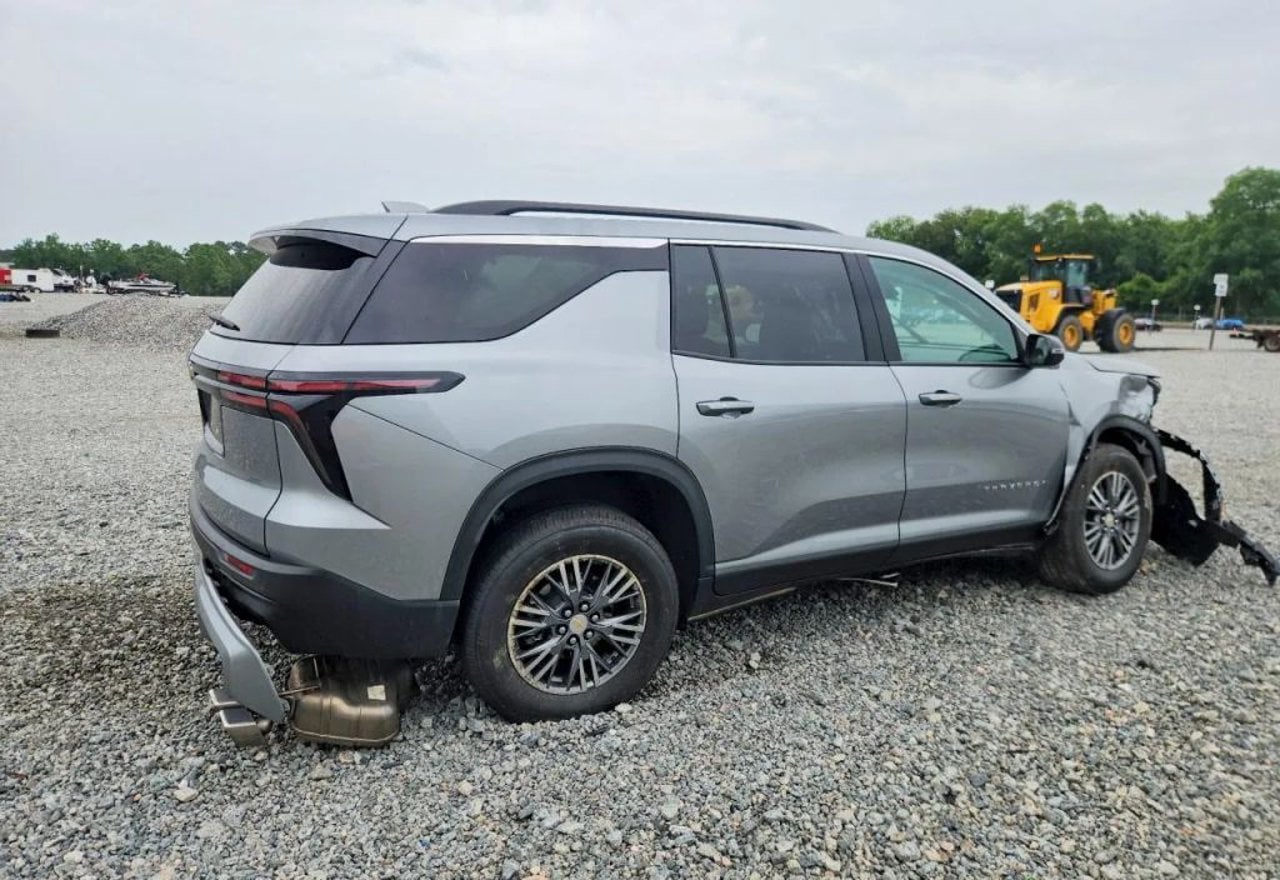 2025 Chevrolet Traverse LT - 1GNERGRS2SJ240633 photo 14