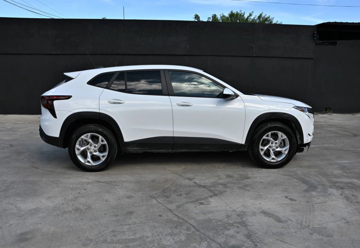 2025 Chevrolet Trax LS - KL77LFEP1SC119754 photo 21