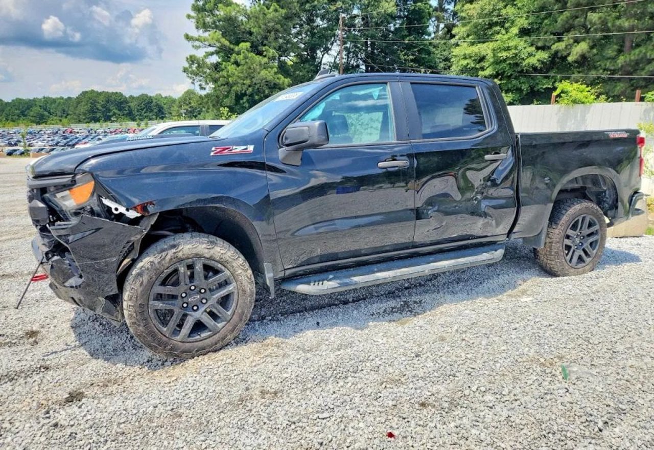 2022 Chevrolet Silverado 1500 Custom Trail Boss - 3GCUDCET8NG525207 photo 13