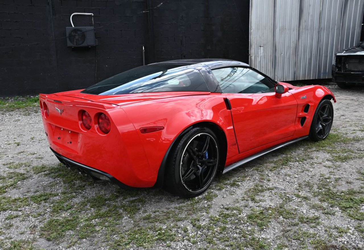 2010 Chevrolet Corvette ZR1 - 1G1YN2DT6A5800352 photo 22
