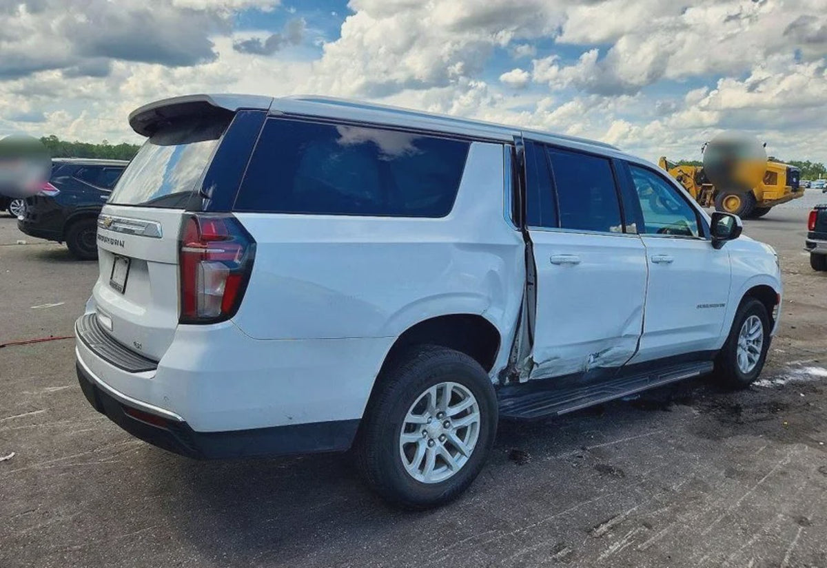2023 Chevrolet Suburban LT - 1GNSCCKD4PR317195 photo 15
