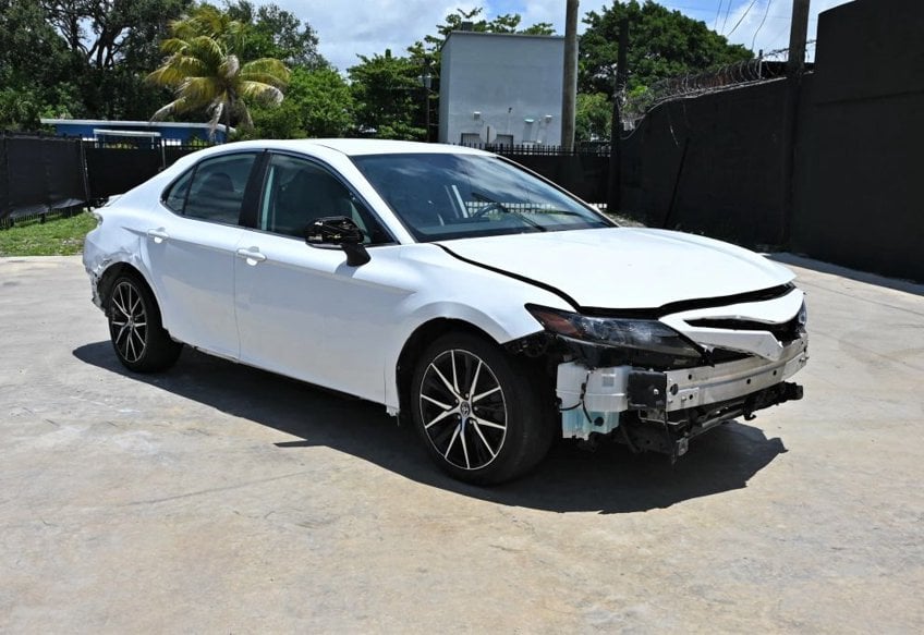 2022 Toyota Camry SE - 4T1G11AK6NU073192 photo 2