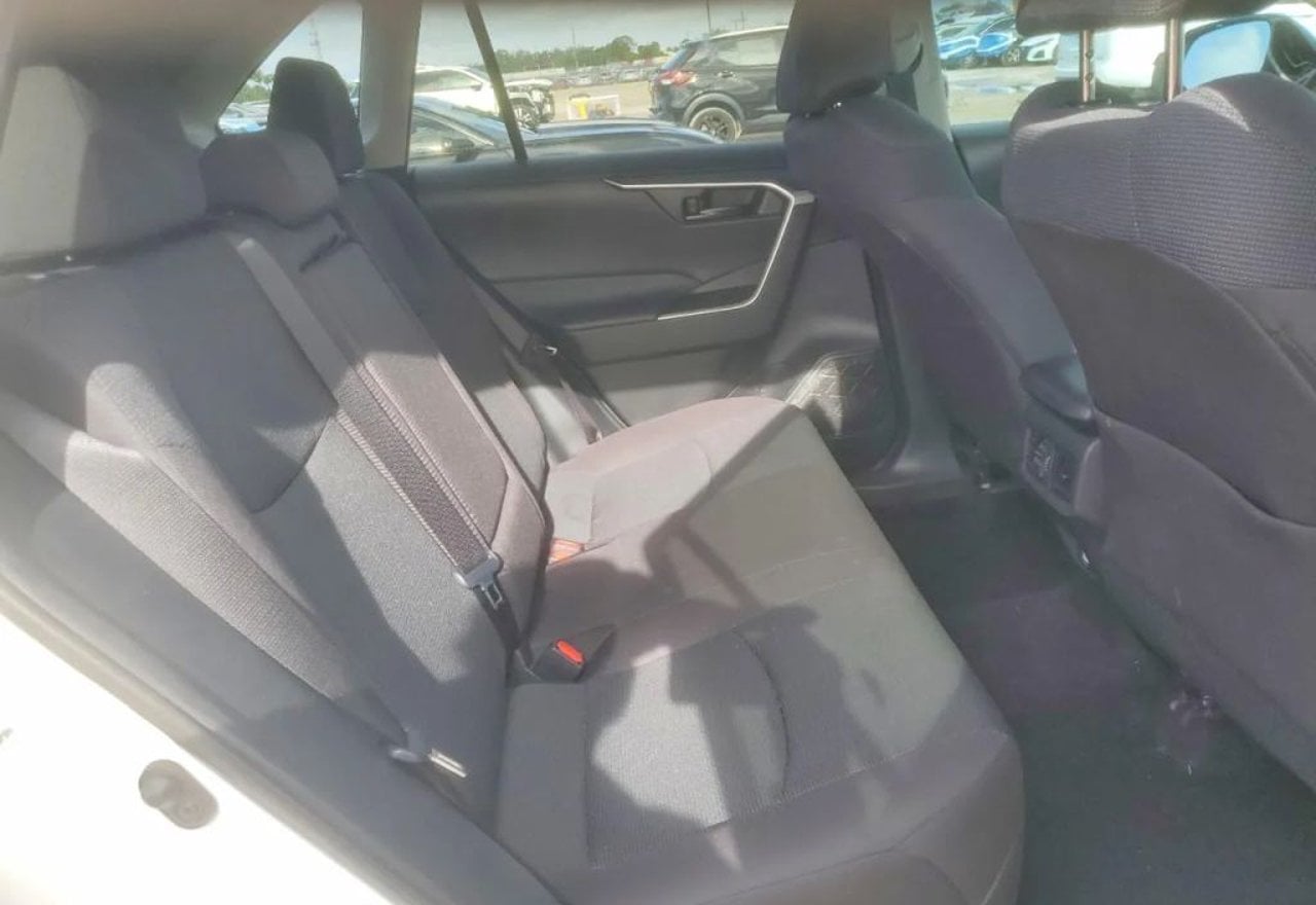 2024 Toyota RAV4 LE - 2T3H1RFV2RW316113 photo 21