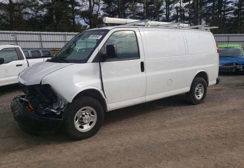 2024 Chevrolet Express 2500 - 1GCWGAF78R1179279 photo 2