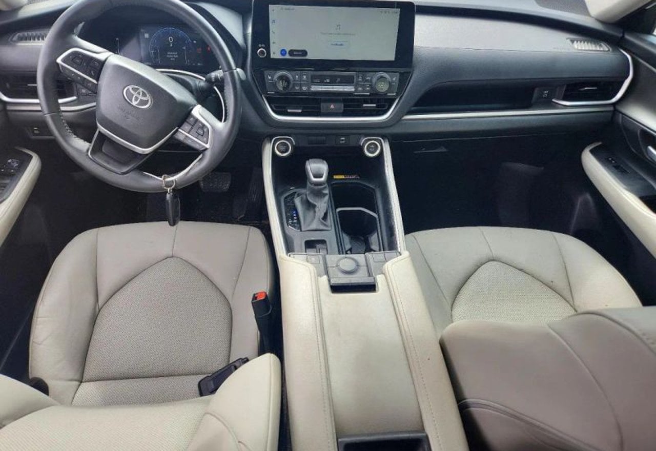 2024 Toyota Grand Highlander XLE Sport Utility 4D - 5TDAAAA55RS011510 photo 22