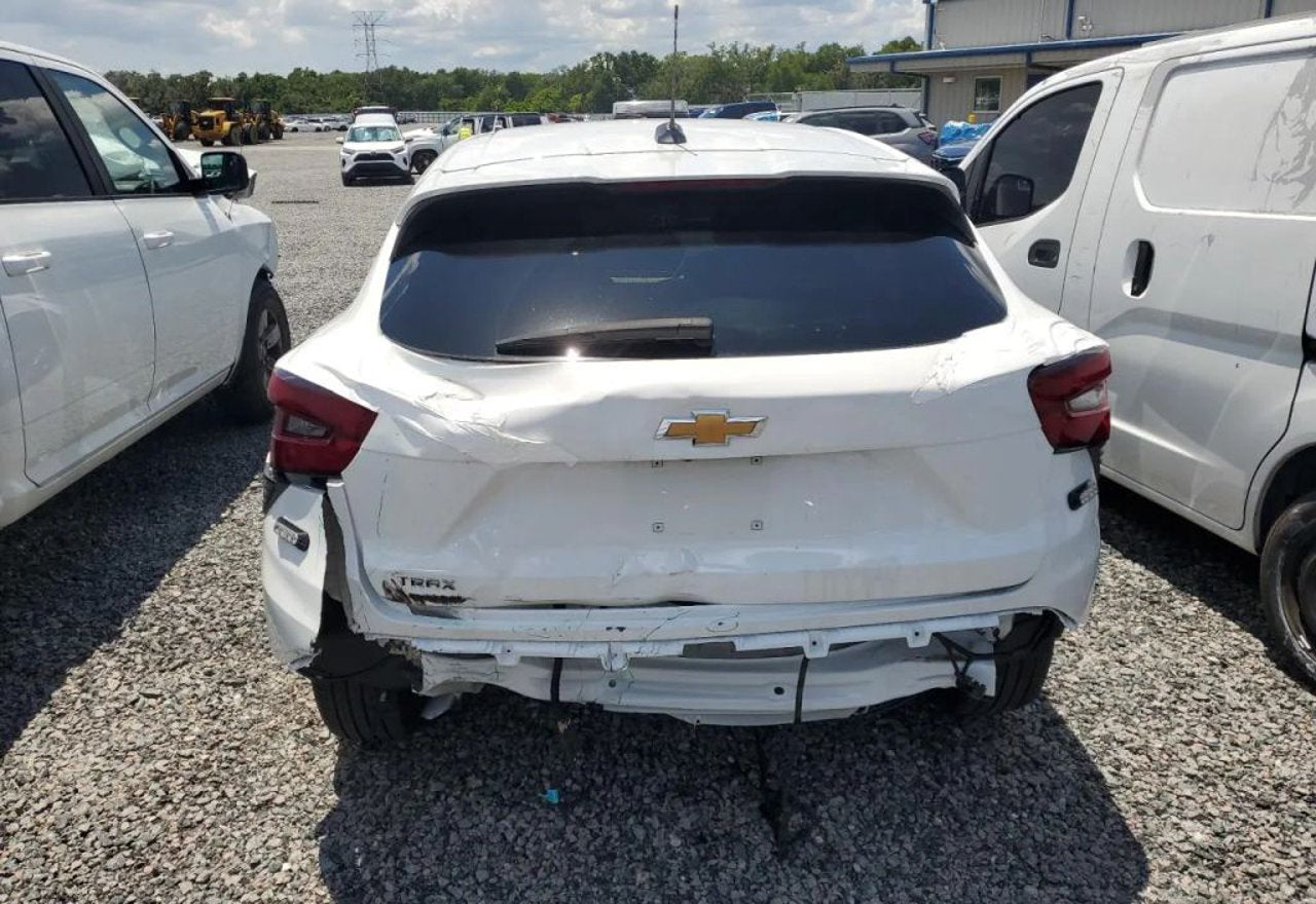 2025 Chevrolet Trax LS - KL77LFEPXSC170394 photo 17