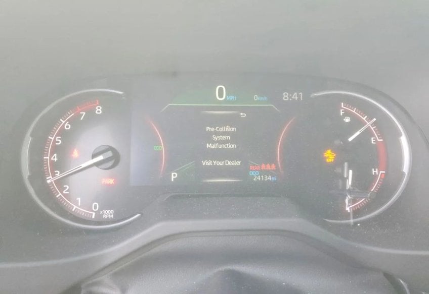 2024 Toyota RAV4 LE - 2T3H1RFV2RW316113 photo 9