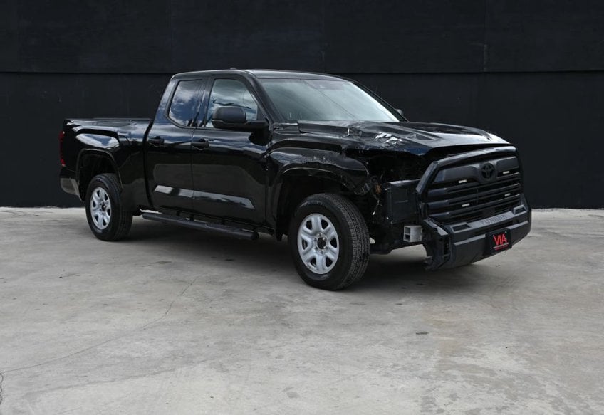 2025 Toyota Tundra SR - 5TFKB5DA5SX253666 photo 2