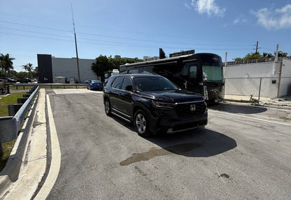 2025 Honda Pilot EX-L - 5FNYG2H42SB018649 photo 2