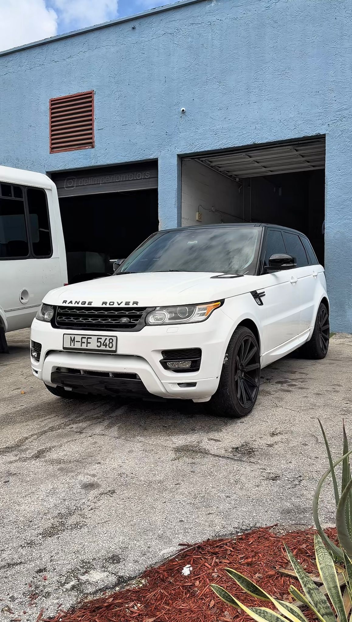 A 2014 Land Rover Range Rover.