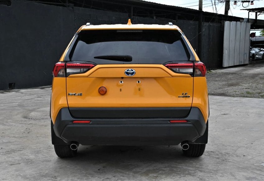 2023 Toyota RAV4 Hybrid LE - JTMLWRFV2PD187036 photo 7