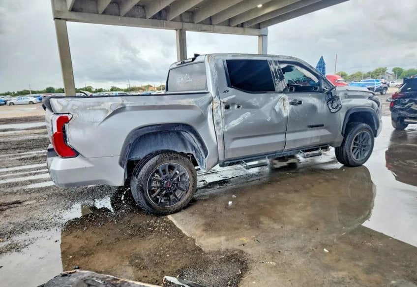 2026 Toyota Tundra SR5 - 5TFLA5DBXTX361475 photo 3