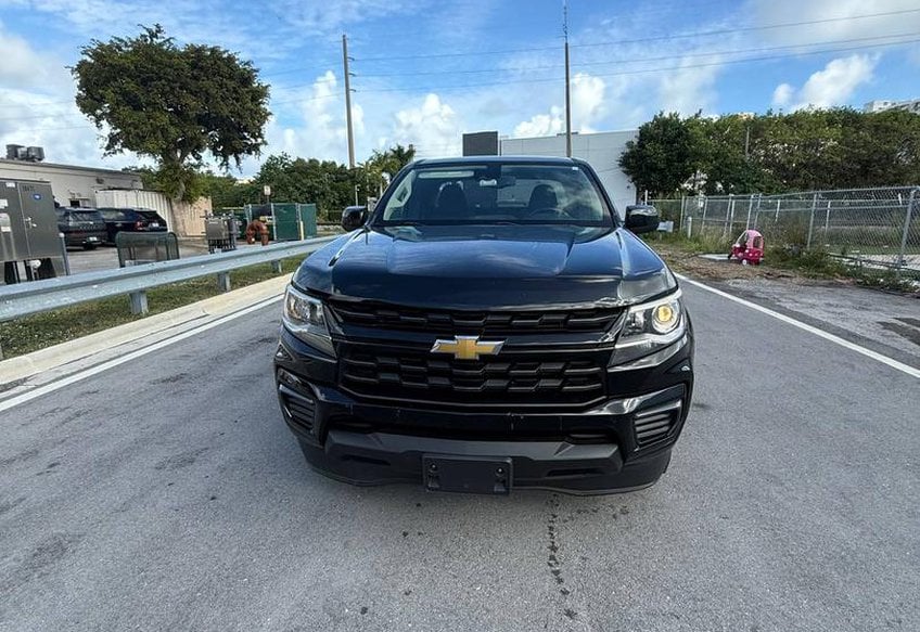 2021 Chevrolet Colorado LT - 1GCHSCEA2M1277989 photo 2