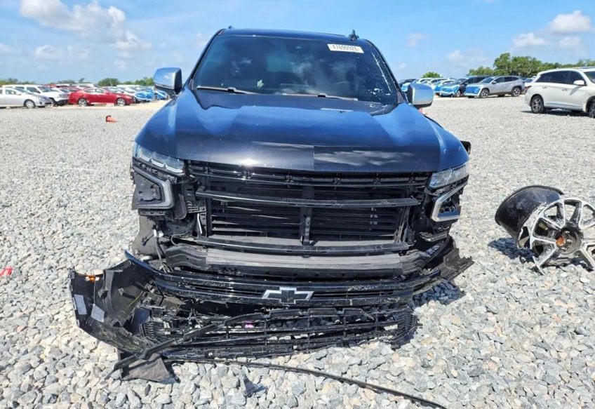 2023 Chevrolet Suburban RST - 1GNSCEKD4PR343579 photo 5