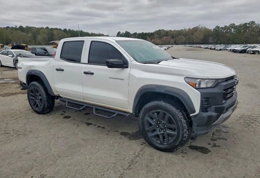 2024 Chevrolet Colorado Trail Boss - 1GCPTEEK5R1283418 photo 1