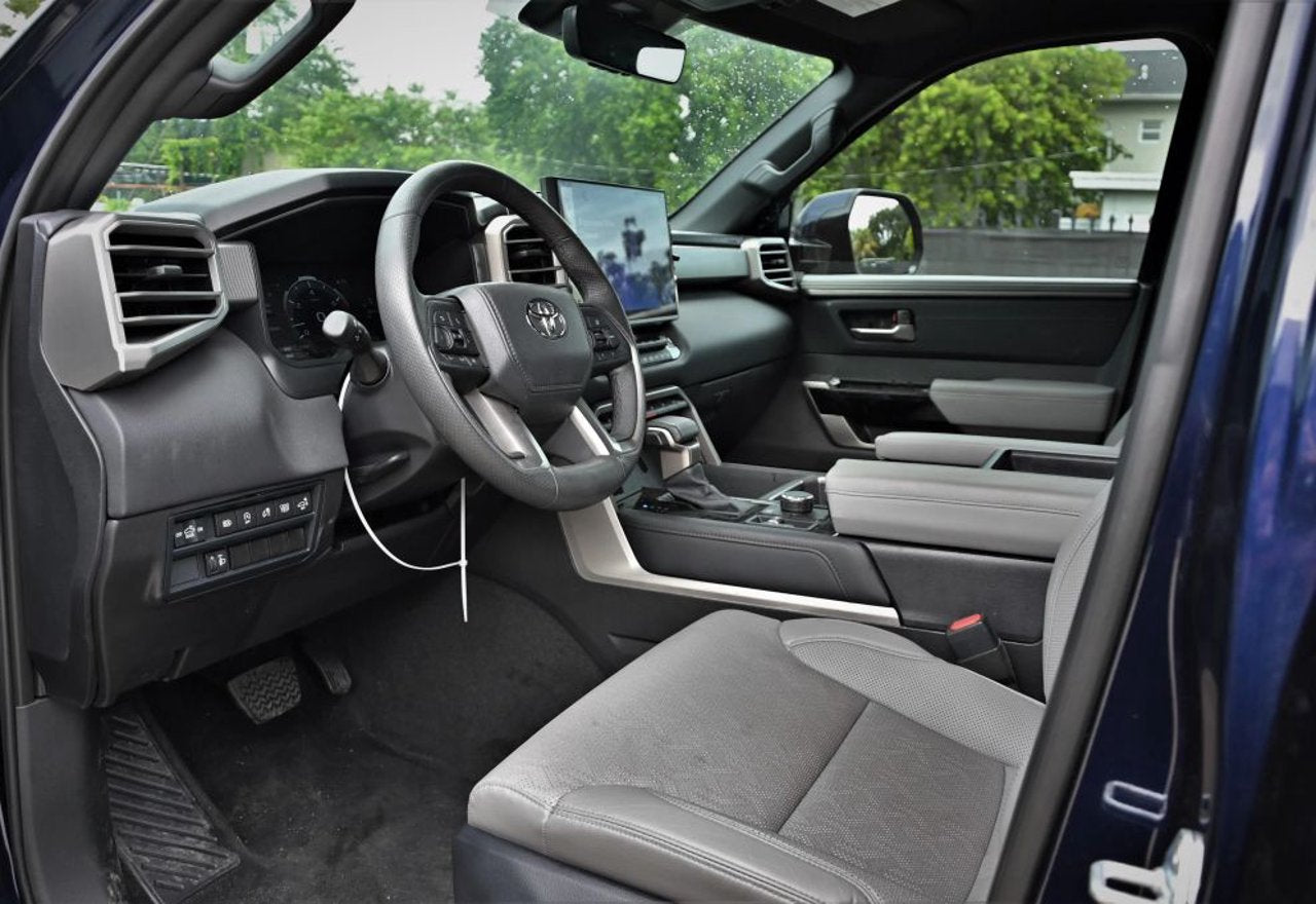 2025 Toyota Tundra Limited - 5TFJA5DB3SX263765 photo 41