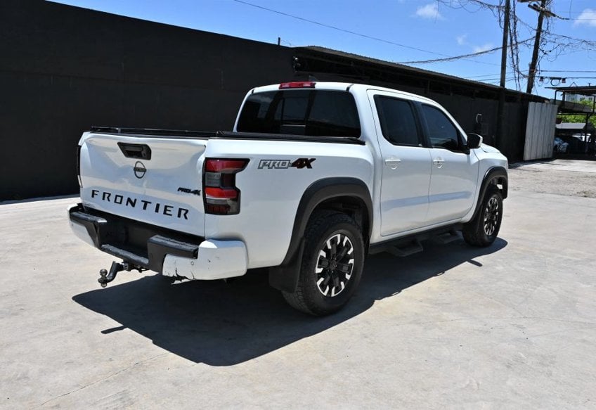 2023 Nissan Frontier PRO-4X - 1N6ED1EK2PN670900 photo 3