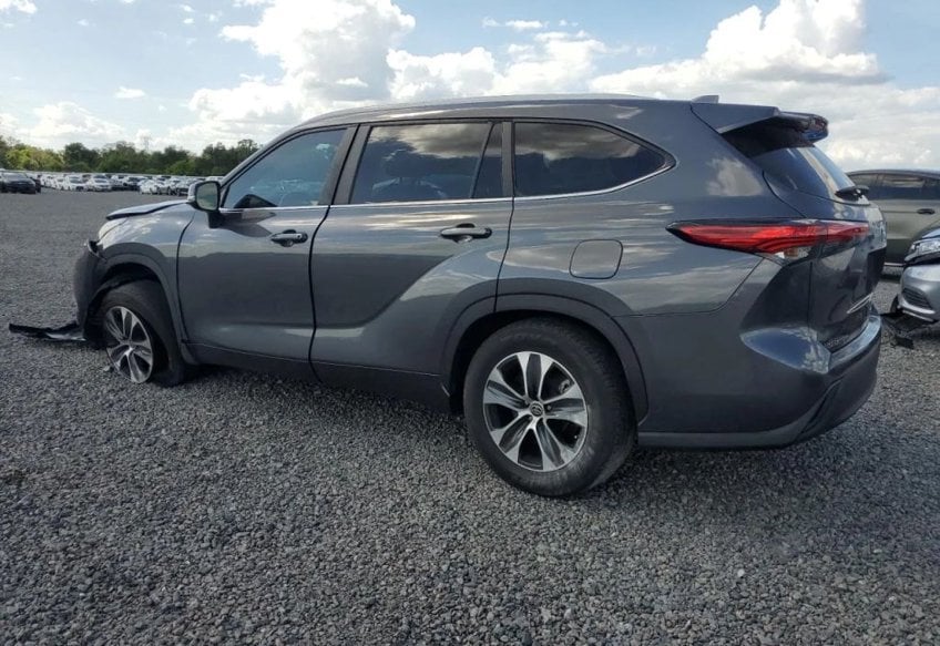 2023 Toyota Highlander XLE - 5TDKDRAH0PS009407 photo 2