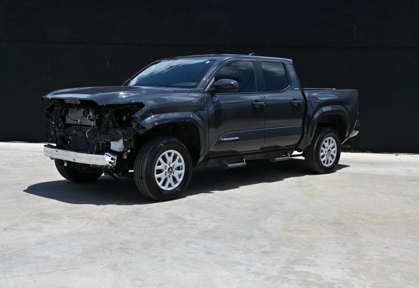 2025 Toyota Tacoma SR5 - 3TMLB5JN1SM168065 photo 2