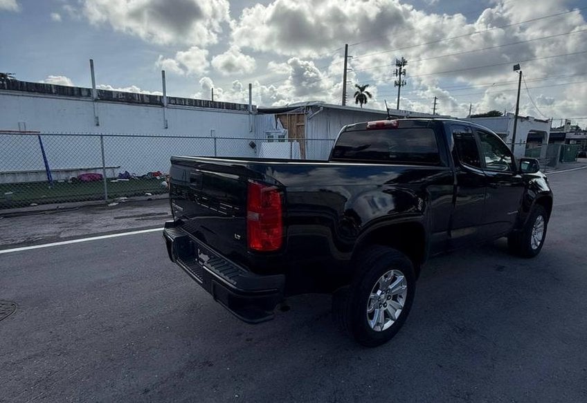 2021 Chevrolet Colorado LT - 1GCHSCEA2M1277989 photo 4