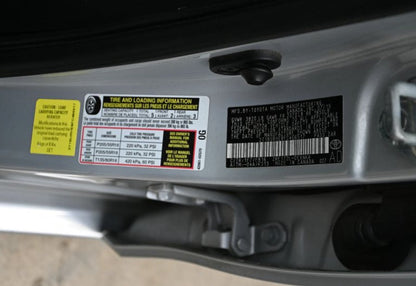2015 Toyota Corolla LE Sedan 4D - 2T1BURHE8FC466517 photo 40