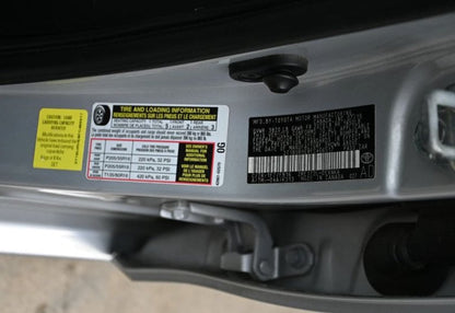 2015 Toyota Corolla LE Sedan 4D - 2T1BURHE8FC466517 photo 20