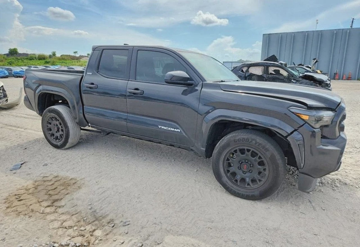 2025 Toyota Tacoma SR5 - 3TMKB5FN1SM045368 photo 11