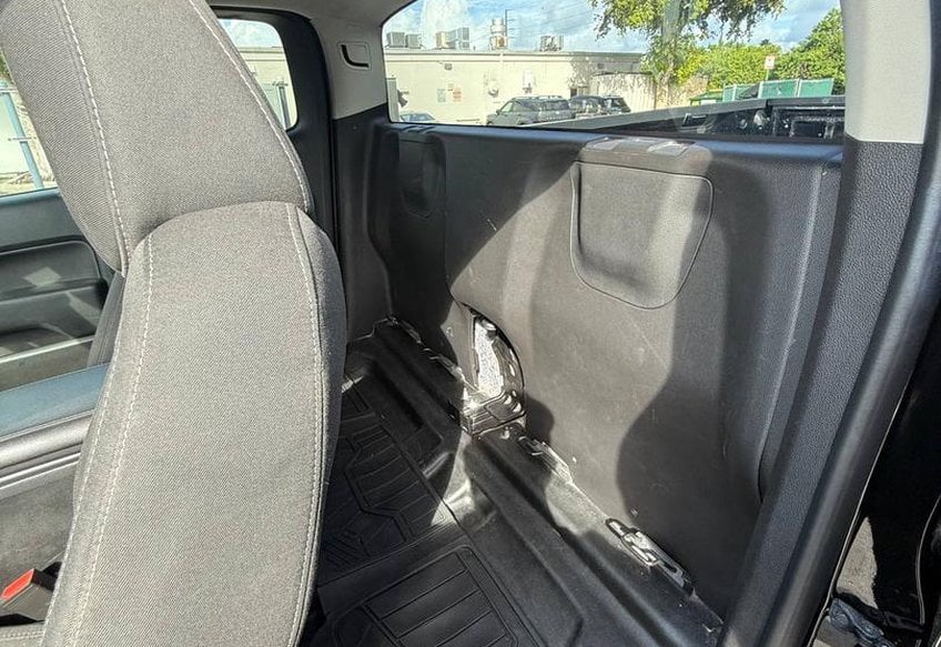 2021 Chevrolet Colorado LT - 1GCHSCEA2M1277989 photo 10