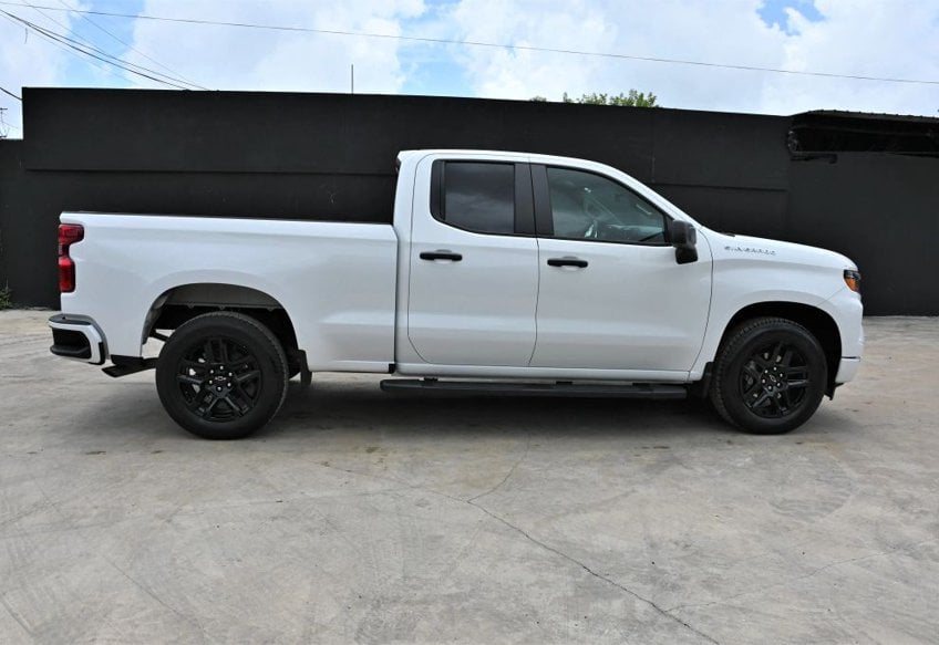 2025 Chevrolet Silverado 1500 Custom - 1GCRABEK3SZ238532 photo 5