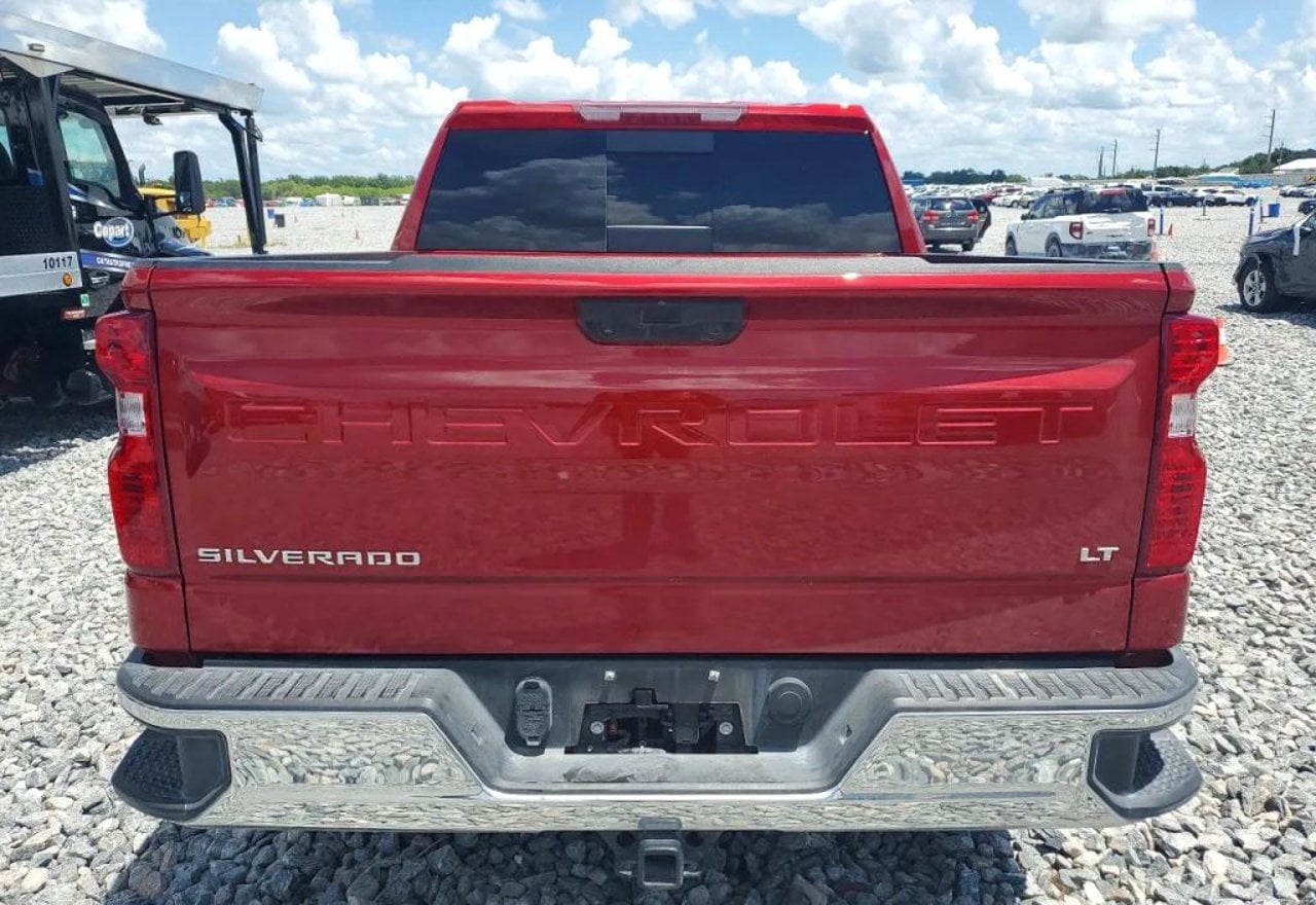 2024 Chevrolet Silverado 1500 LT - 1GCUDDE81RZ282993 photo 17