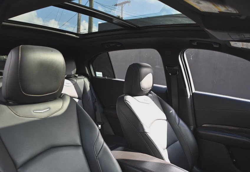 2020 Cadillac XT4 Sport - 1GYFZER45LF144495 photo 14