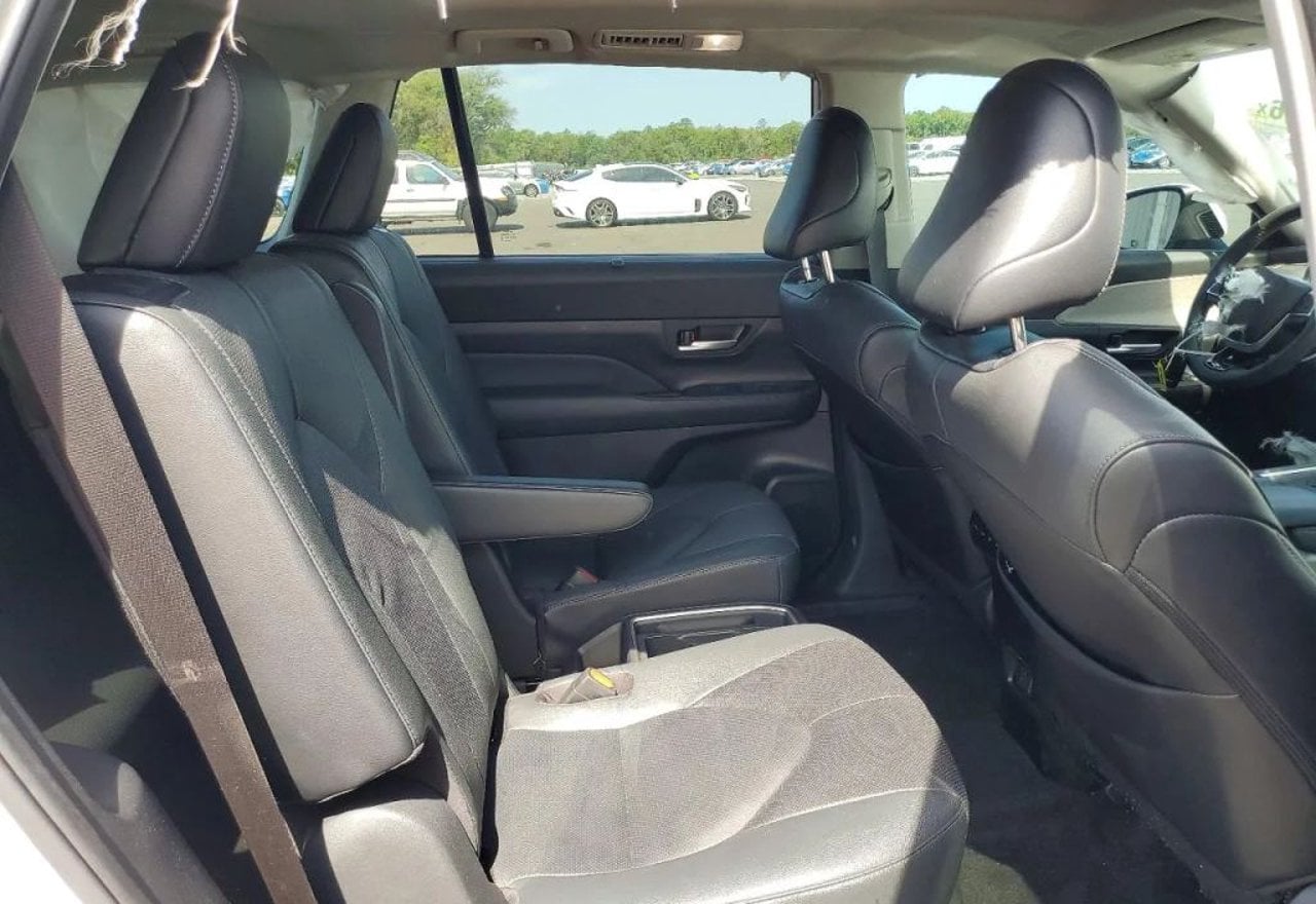 2024 Toyota Grand Highlander Limited - 5TDAAAB5XRS041973 photo 21